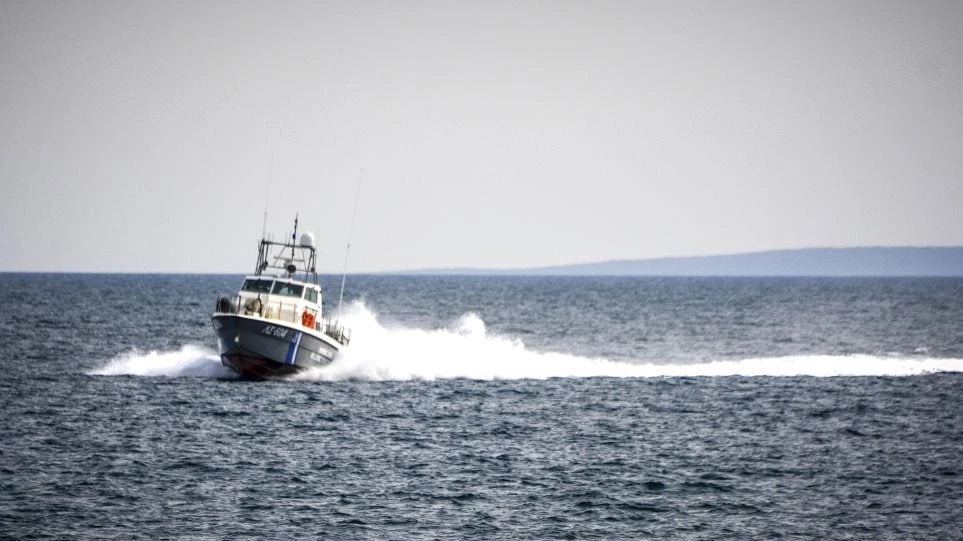 Βύθιση φορτηγίδας στη Σαλαμίνα που ήταν ελλιμενισμένη από το 2014